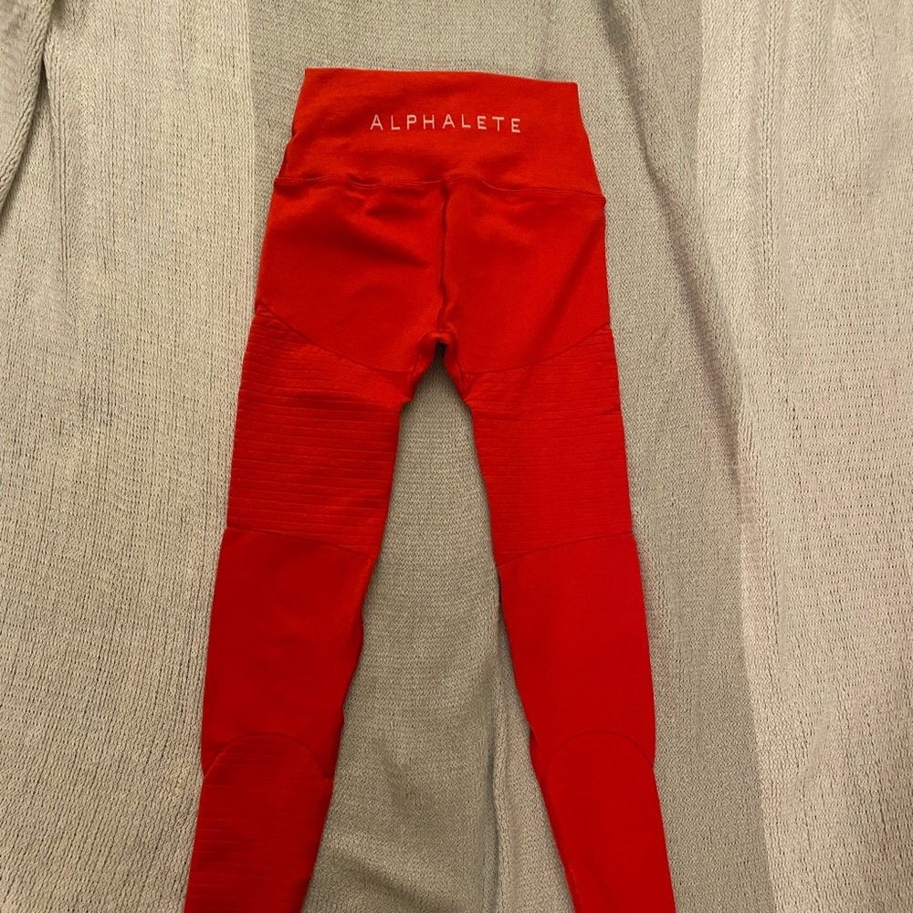 Alphalete revival legging size small